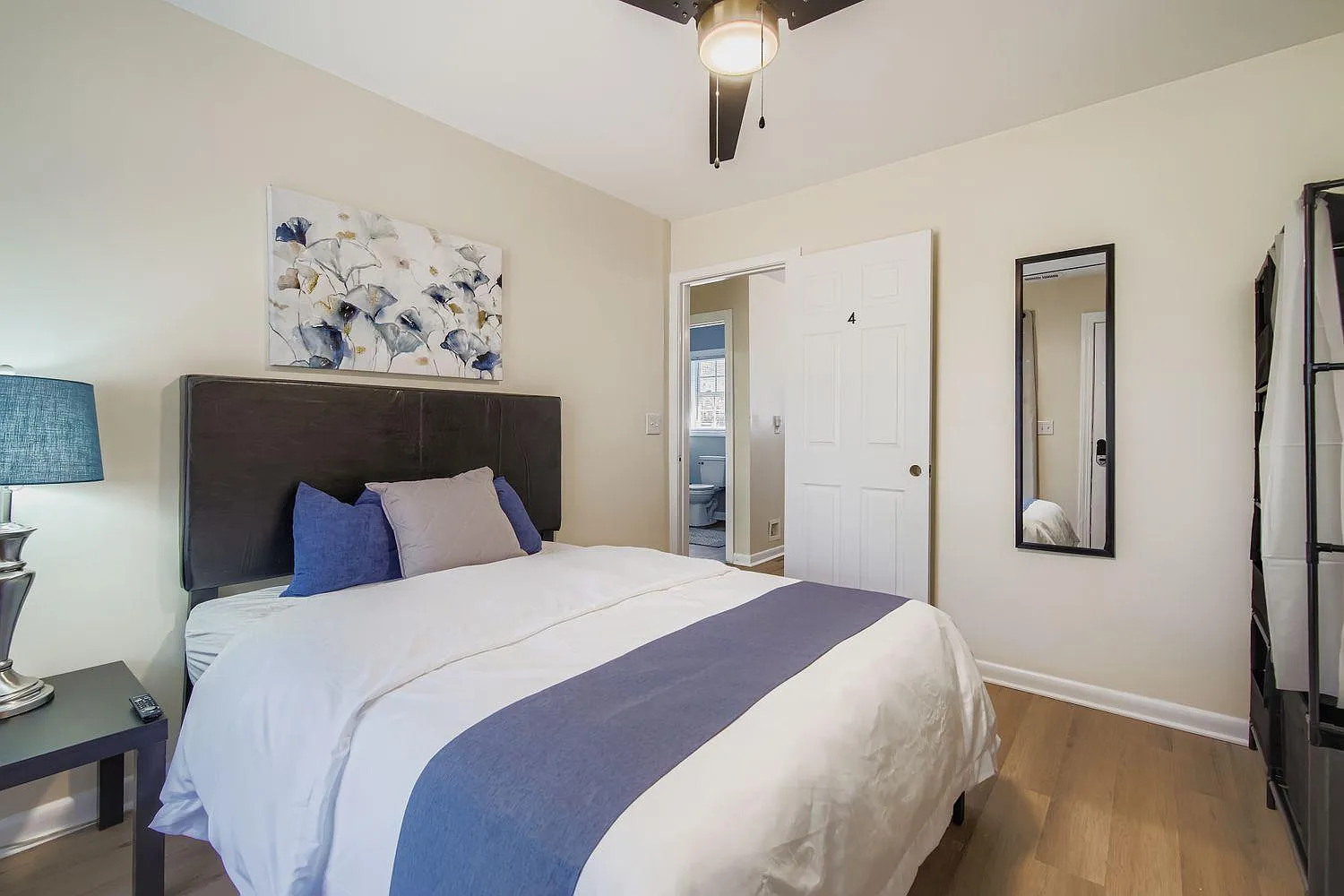 4 bed, 5.0 bath, 3300 sqft, $1,027 — Photo 2