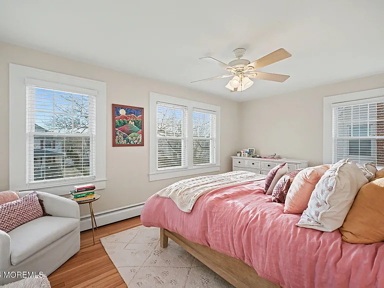 404 Monmouth Ave — Photo 16