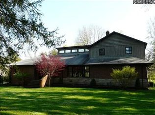 12600 Tinkers Creek Rd, Valley View, OH 44125