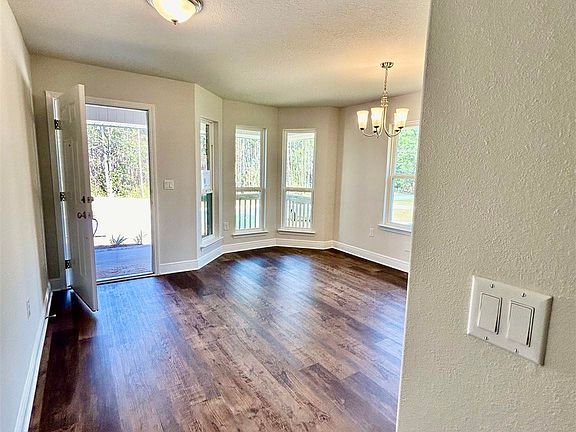 4th image of 613 Halcyon Cir #4A