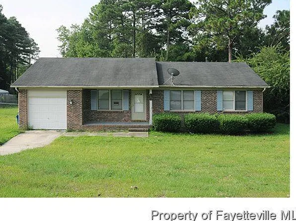 1541 Diamond Rd, Fayetteville, NC 28311