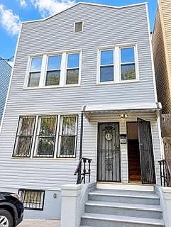 160 Carlton Ave #2