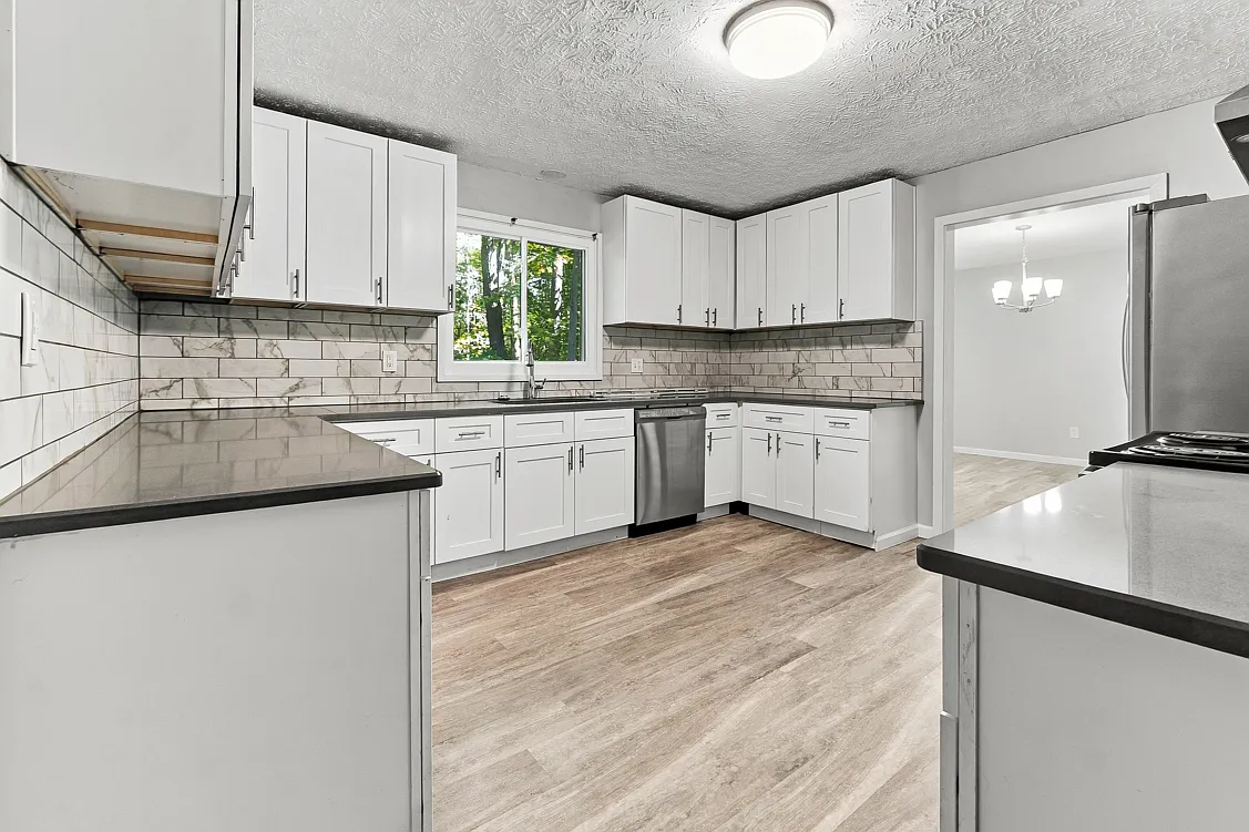3 bed, 1.5 bath, 1748 sqft, $2,850 — Photo 2