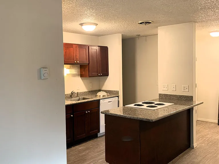2301 SE Courtney Ave #10 — Photo 3
