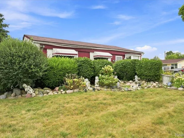 218 Gage St, Pontiac, MI 48342