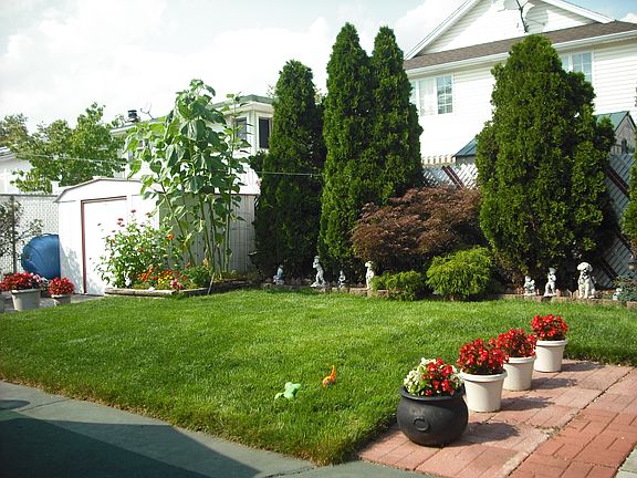 5th image of 49 Roberts Dr