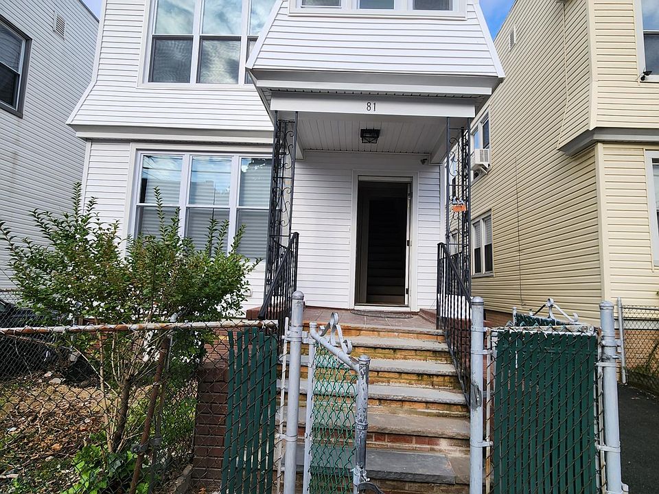 1st image of 81 Grace St Floor 2