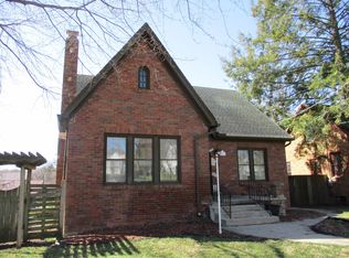 1271 W American St, Freeport, IL 61032