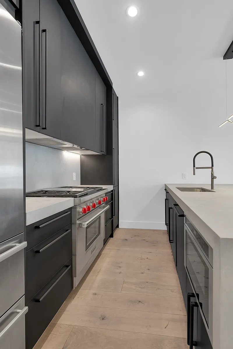 Building Photo - 38-26 29th St #2P