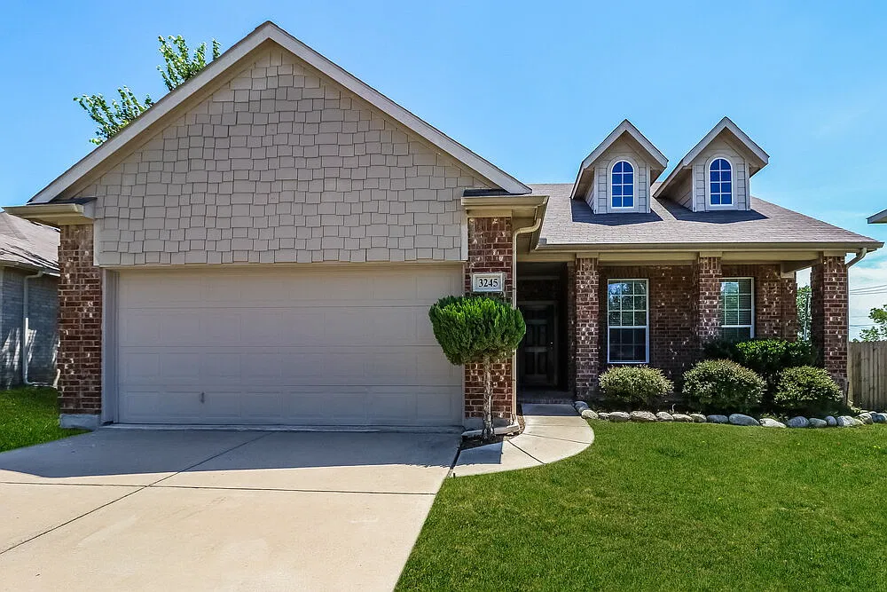 3 bed, 2.0 bath, 1496 sqft, $2,710 — Photo 1