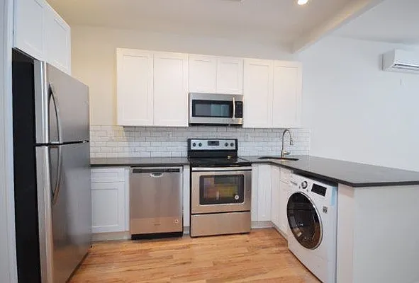 Rented by Bold New York | media 7