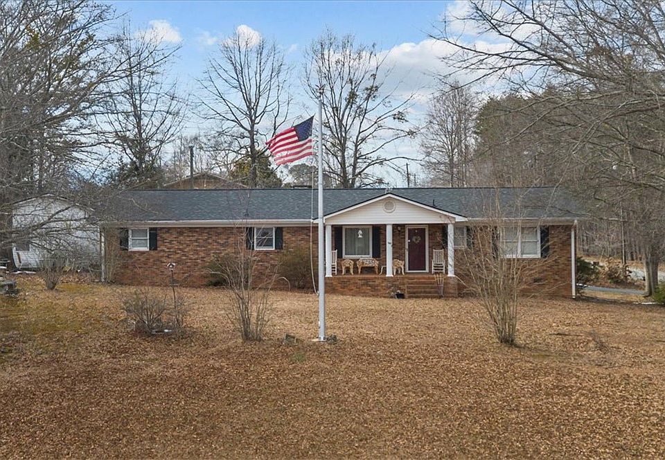 1st image of 500 W Rutherford St