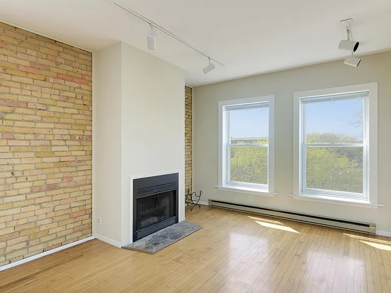 2421 Emerson Ave S #107 — Photo 19