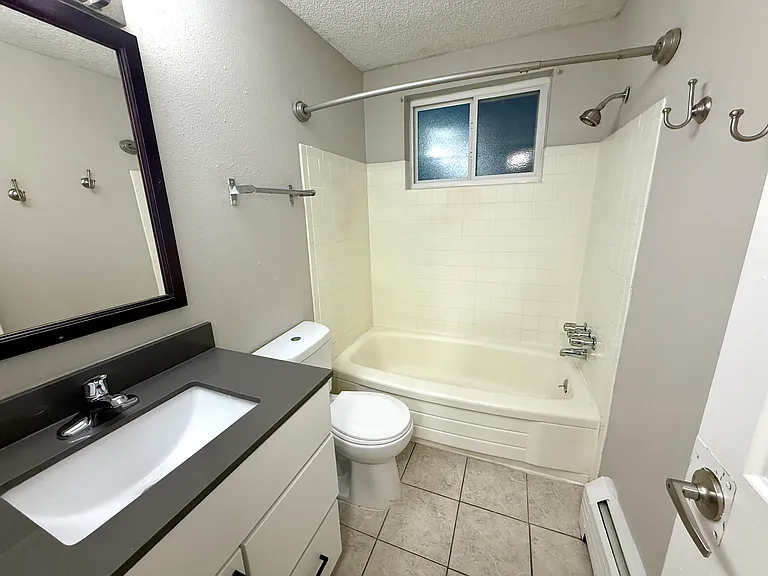 1303 Columbine St #105 — Photo 8