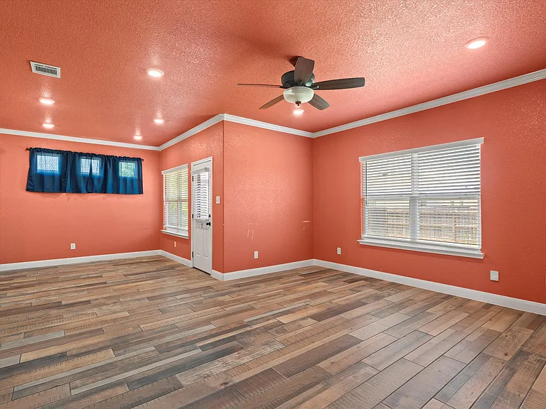 1602 Flatland Trl — Photo 5