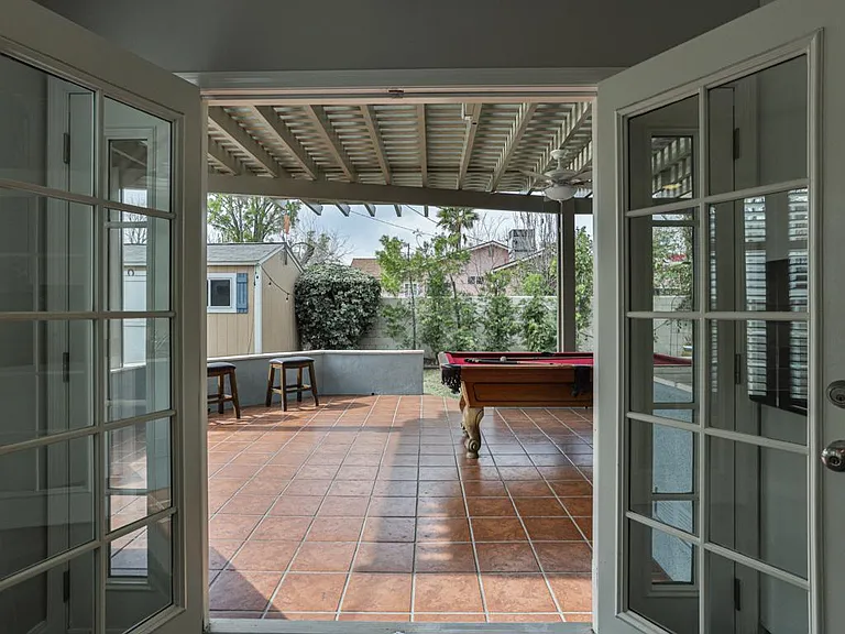 5907 Yarmouth Ave — Photo 18