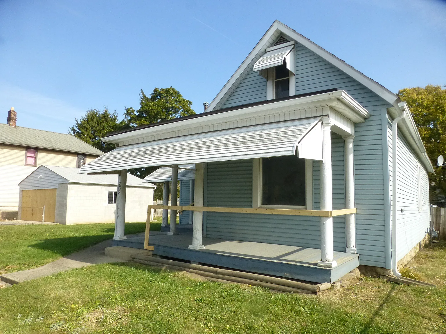 238 S Ogden Ave photo 1