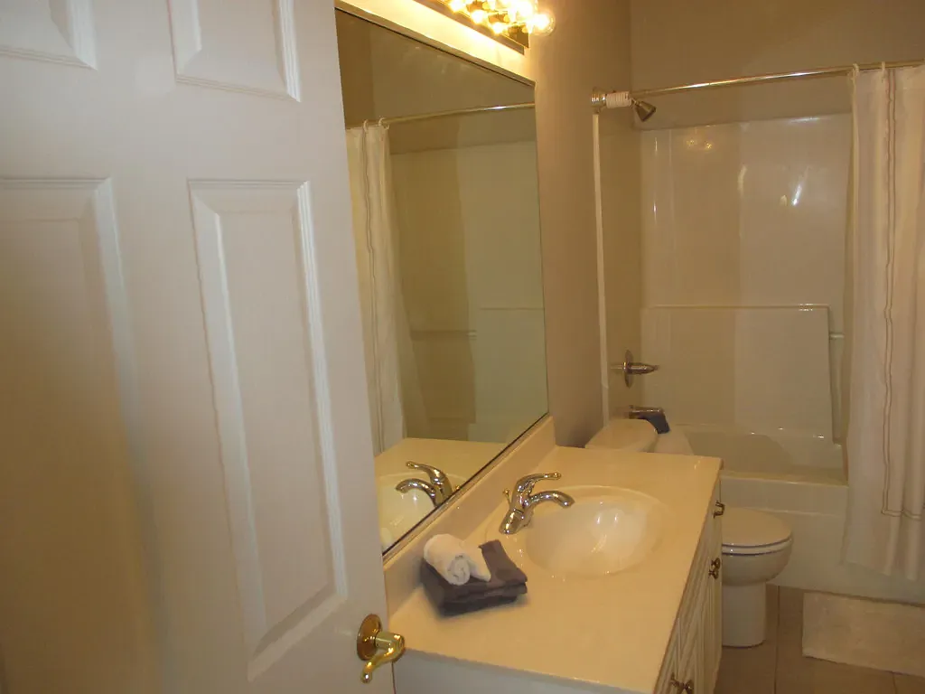 3 bed, 1705 sqft, $2,600 — Photo 3