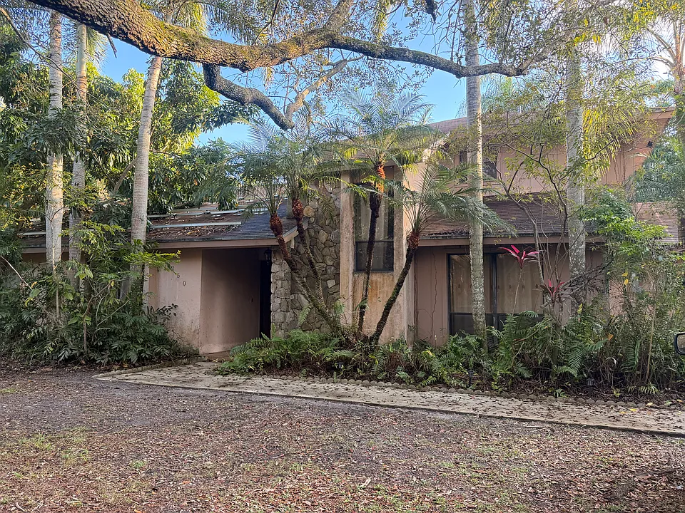 8250 SW 116th St