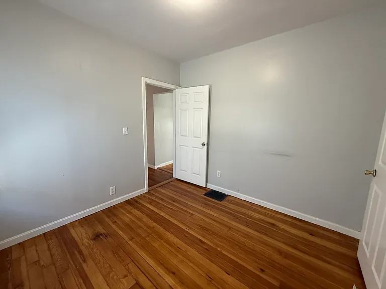 68-70 Wyeth St #3 — Photo 7