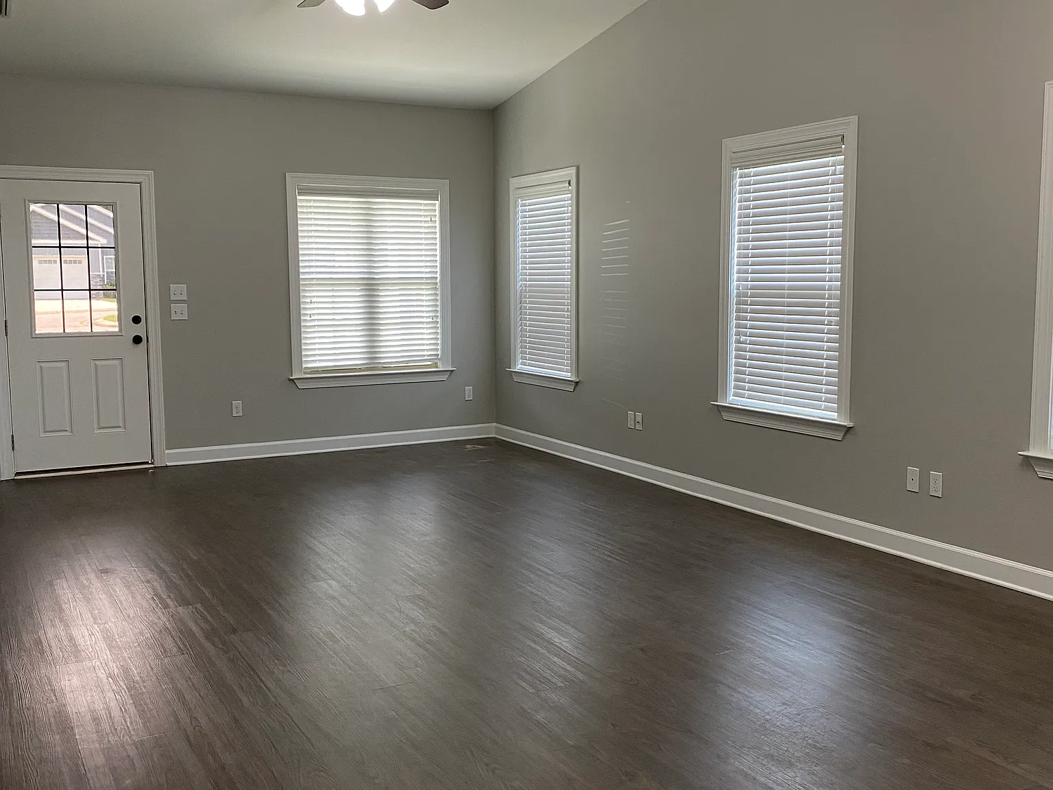 3 bed, 1584 sqft, $1,700 — Photo 3