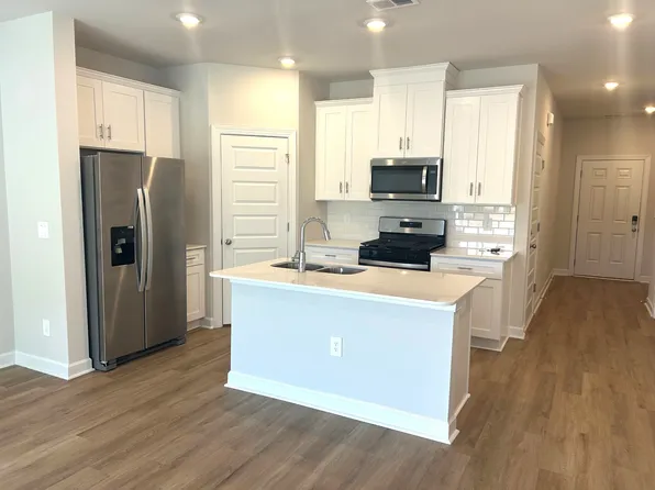 105 Pleasure Ln, Taylors, SC
