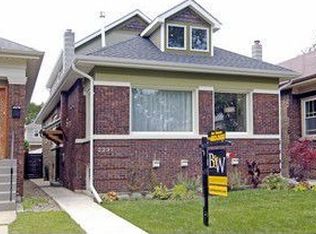2231 W Carmen Ave, Chicago, IL 60625