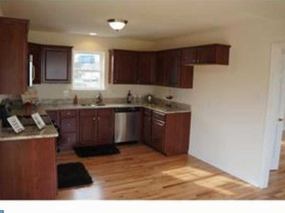 2nd image of 404 Bonsall Rd