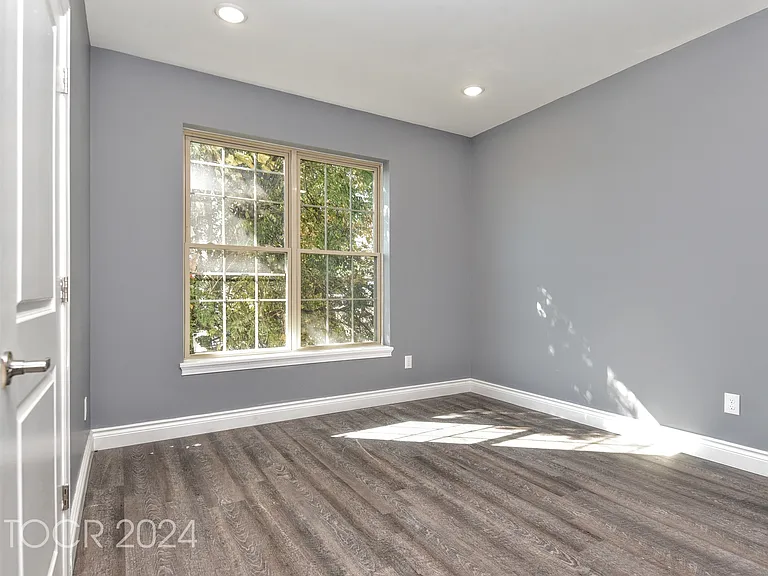 164-168 Atlantic St #303 — Photo 8