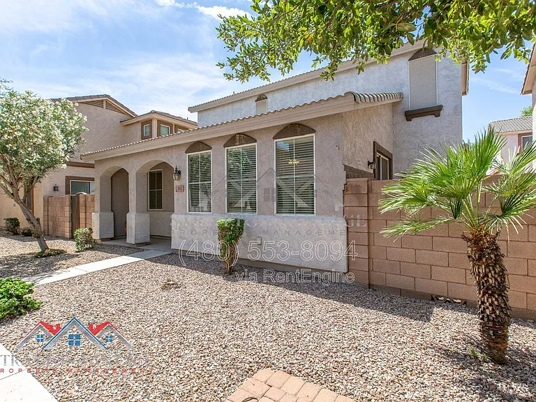 4352 E Carla Vista Dr — Photo 2