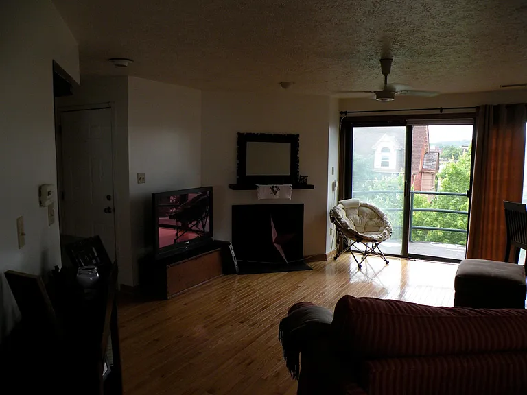 5716 Howe St #4B — Photo 7