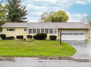 115 Colonial Dr, North Syracuse, NY 13212