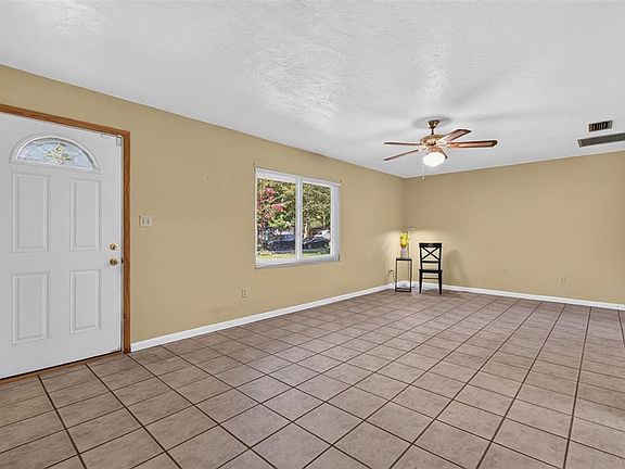 3rd image of 6614 NW 26th Ter