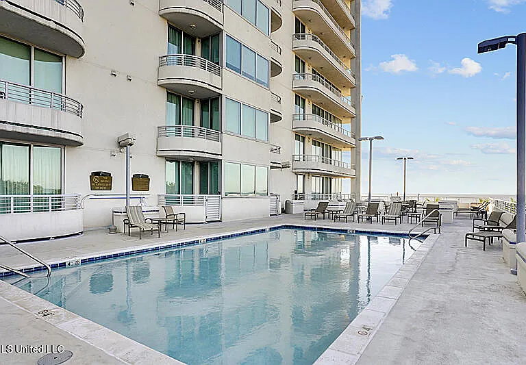 2060 Beach Blvd #901 — Photo 2
