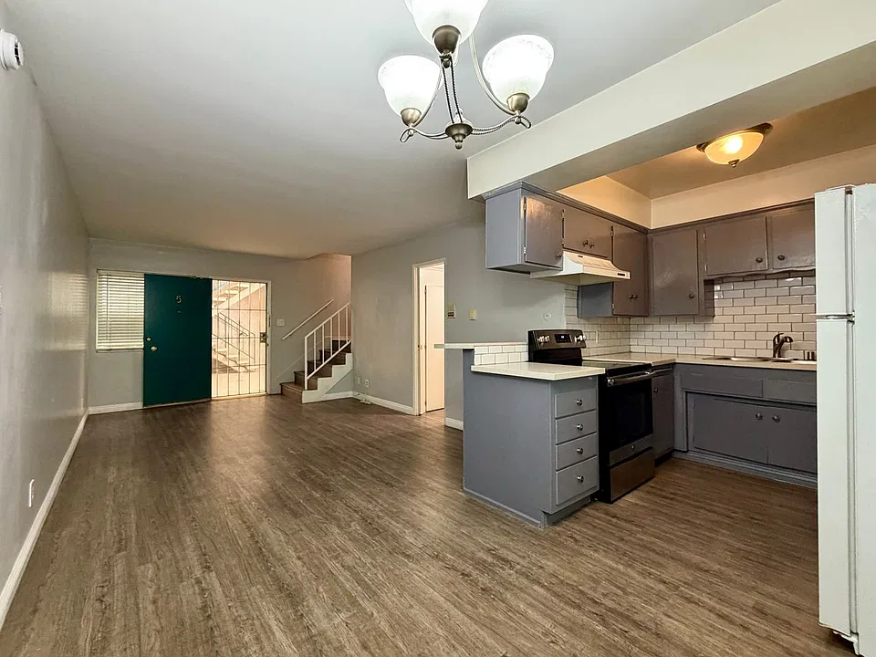900 Kincaid Ave #5