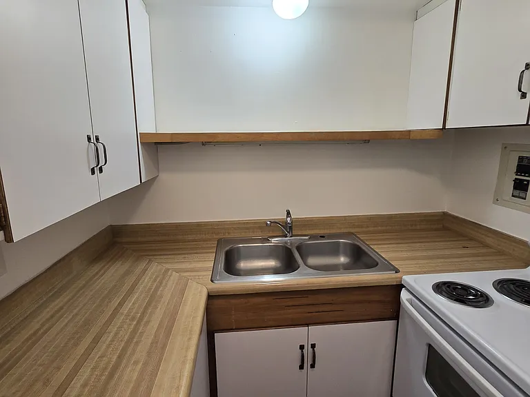 University View Apartments — Photo 36