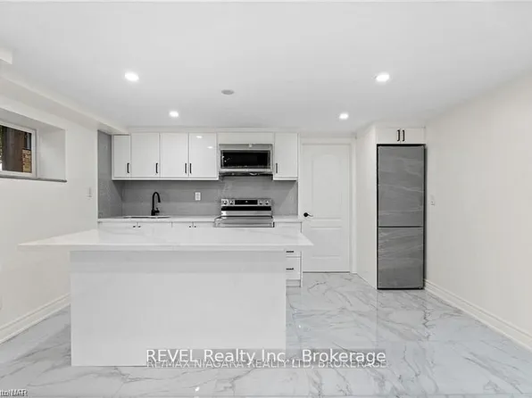 462C Carlton St, Saint Catharines, ON L2M 4Y6