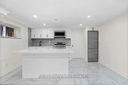 462C Carlton St Photo 1