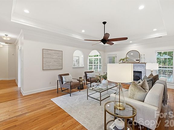 5th image of 1366 Crown Ridge Dr