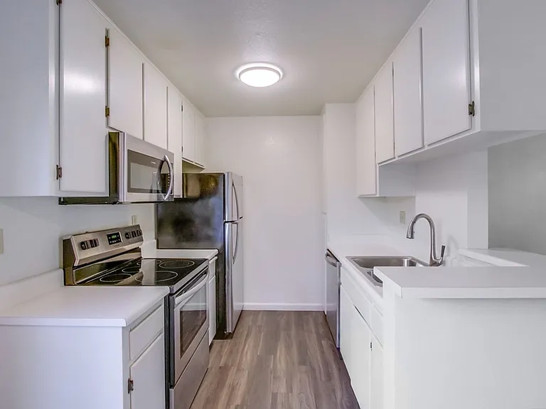 Beautifully Renovated Property perfectly situated between North Park and Normal Heights! — Photo 25