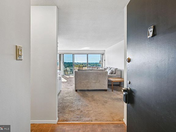 3rd image of 4515 Willard Ave APT 2208S