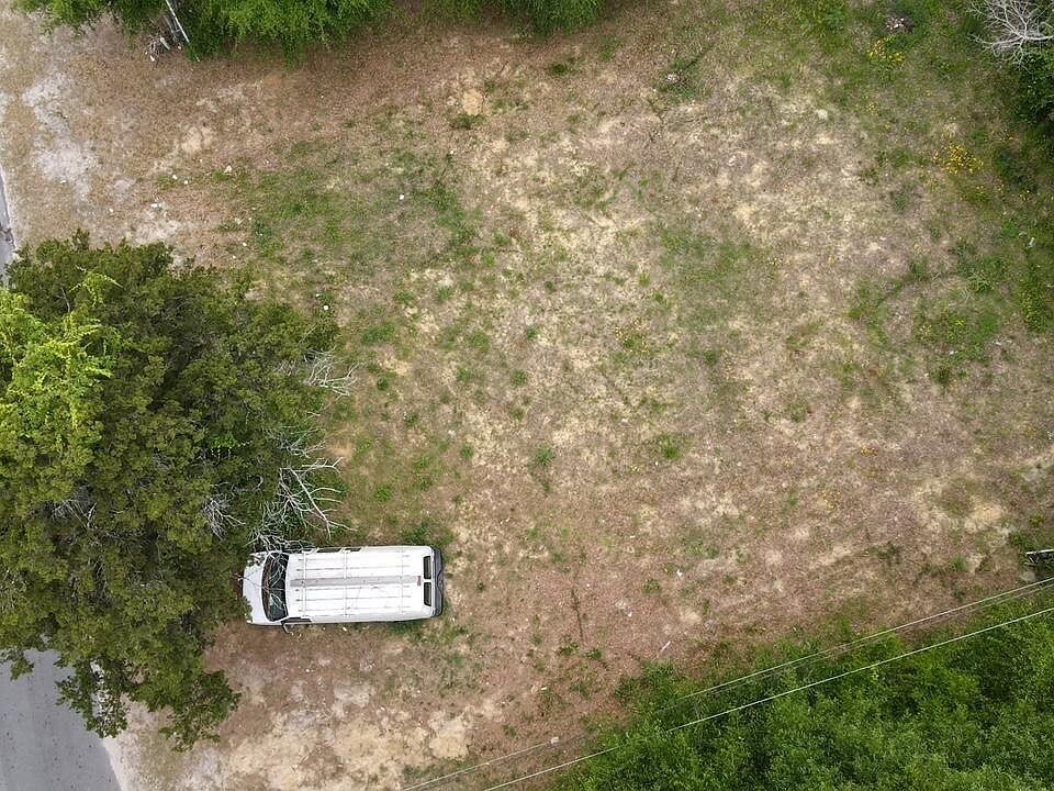 2nd image of 305 Calhoun Drive
