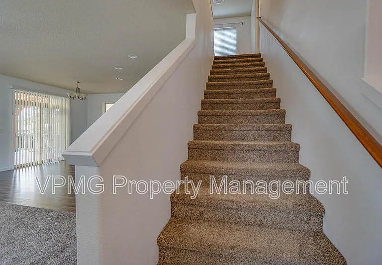 5941 NE 48th St — Photo 10