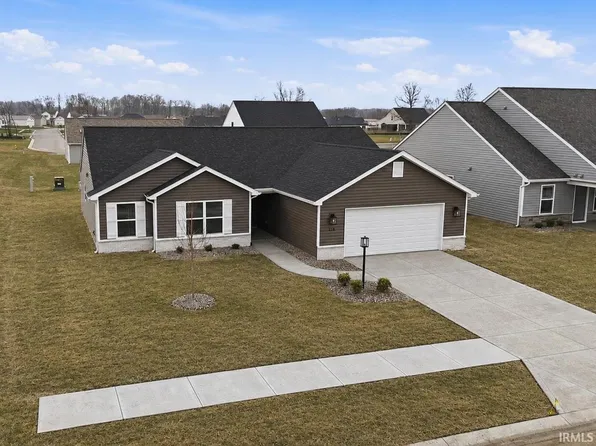 218 Saddle Ridge Dr, Garrett, IN 46738