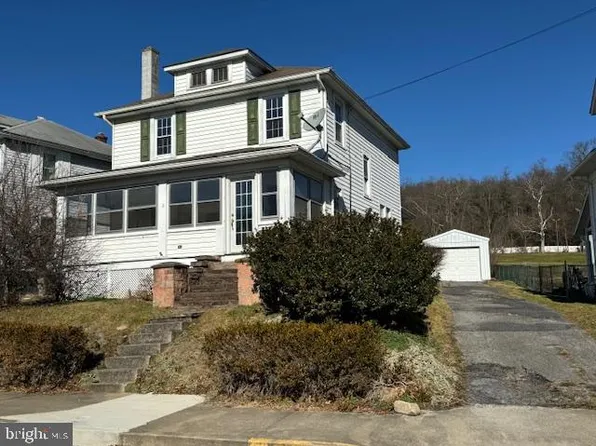 359 W 5th St, Lewistown, PA 17044