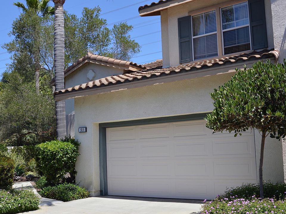 2 car garage on cul-de-sac