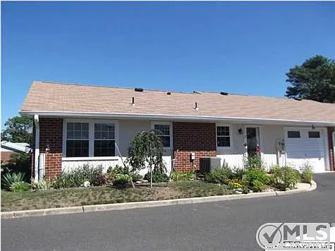 1102B Argyll Cir photo 1