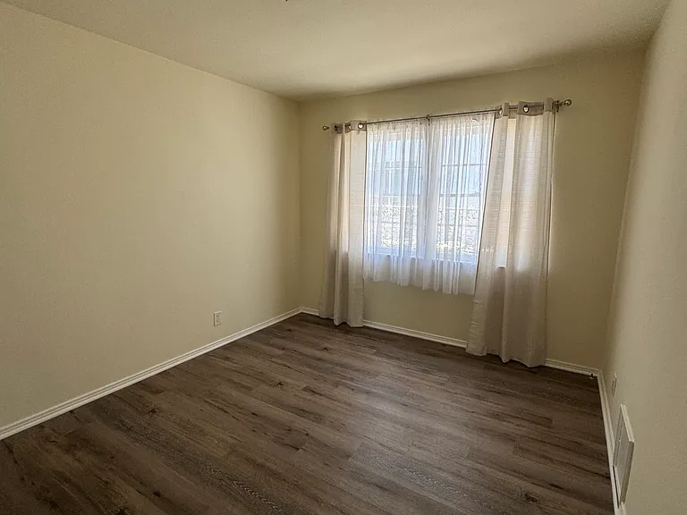 510 Grand Blvd #1 — Photo 11