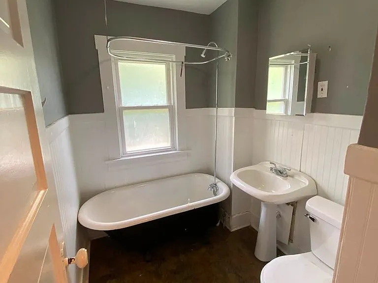 2209 Farnam St — Photo 5