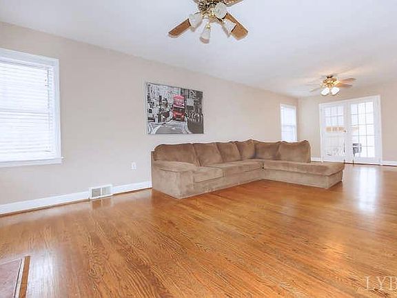 3rd image of 1733 Spottswood Pl